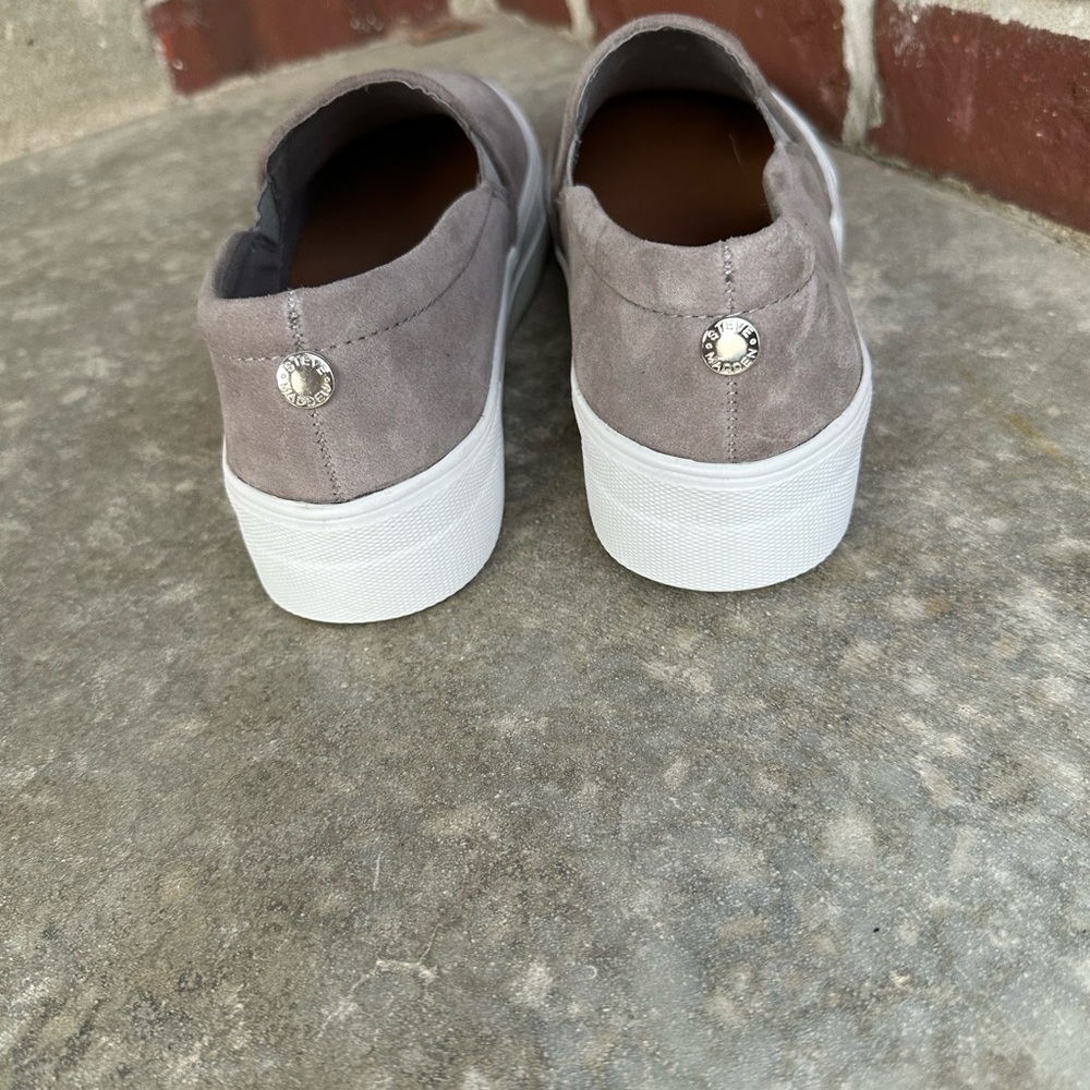 Steve Madden suede slip on sneakers - Picture 2 of 5
